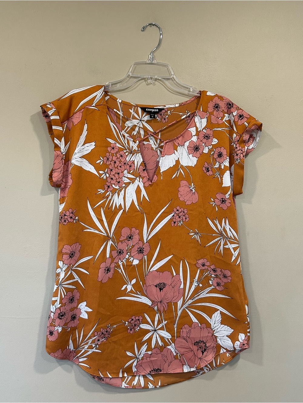 Express Women's Floral Short Sleeve Keyhole Top Size Medium